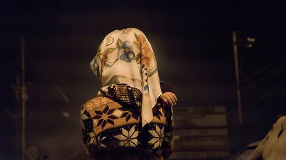 說明: Macintosh HD:Users:chendong:Desktop:張乾琦 工作坊:工作坊:官方作品:中文圖說:AZMA:8. 張乾琦，“AZMA”視頻截圖，2017 .jpg