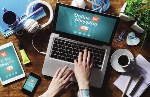 最后來說一個正能量的故事，一個關(guān)于兩代人理性消費理性投資的故事。