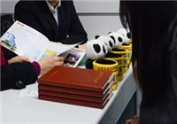 賣(mài)房留學(xué)月薪五千，出國(guó)到底值不值？