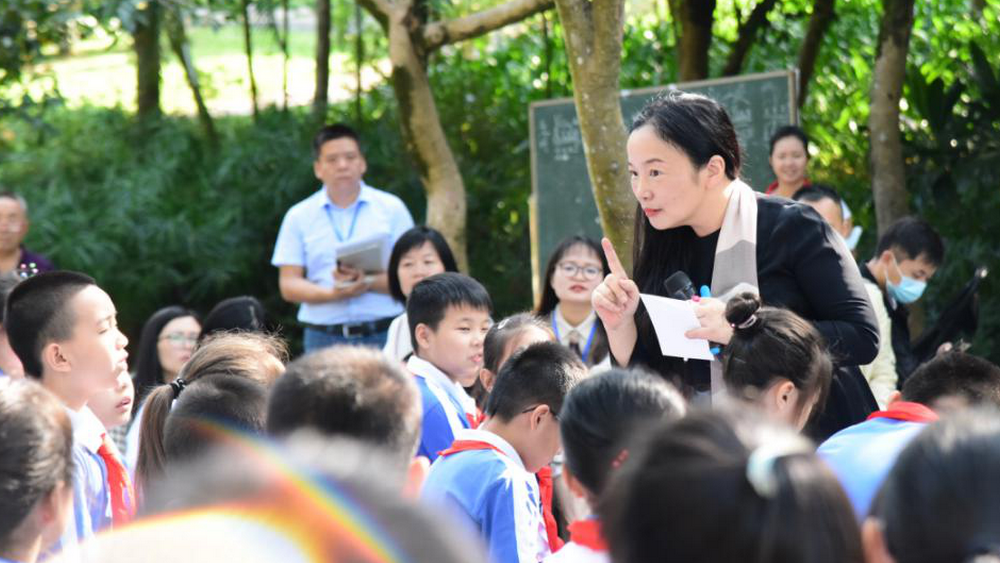 這是兒童的節(jié)日，更是對(duì)成年人的提醒