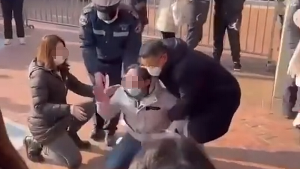 追捧限定款，是因愛而排隊還是因排隊才愛？