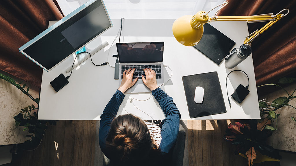 “微信加班”身故也算工傷，法治給勞動(dòng)者撐腰值得點(diǎn)贊！