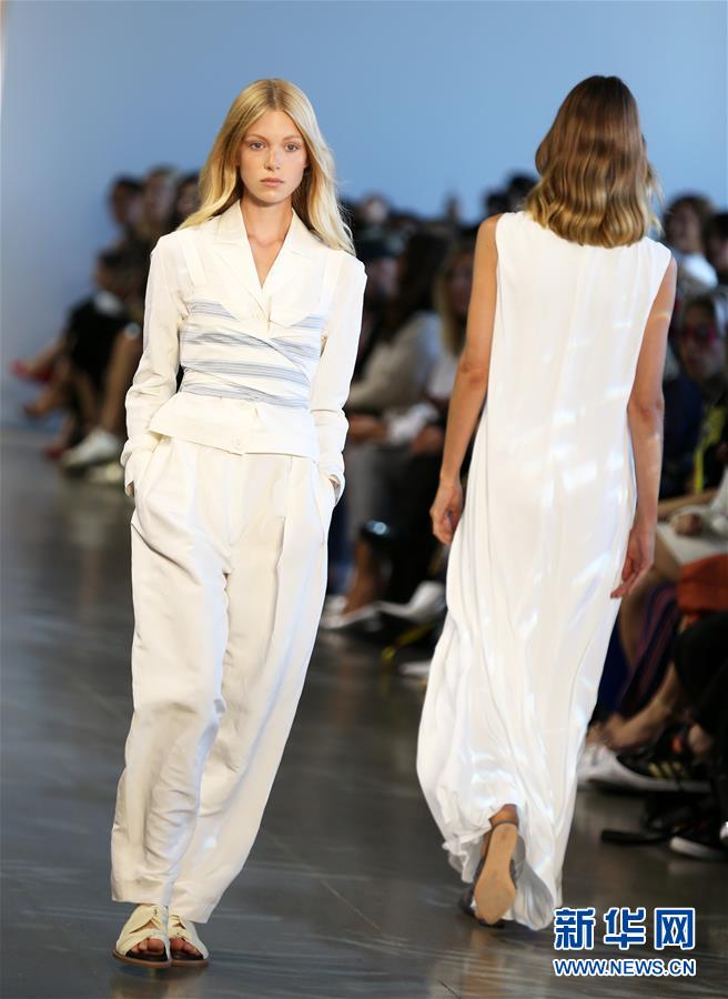 （國(guó)際）（2）紐約時(shí)裝周開(kāi)幕 NOON BY NOOR品牌發(fā)布新款時(shí)裝